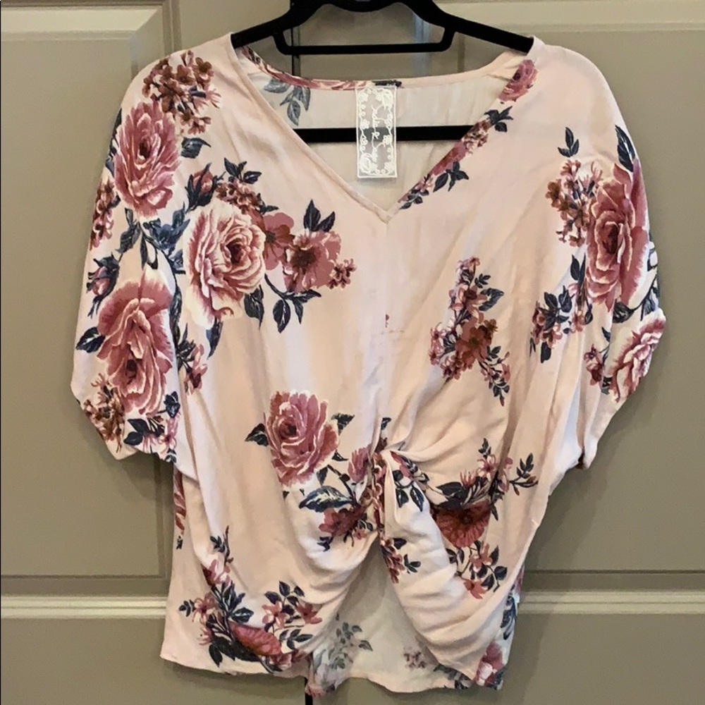 3/4 sleeve floral Sadie & Sage blouse